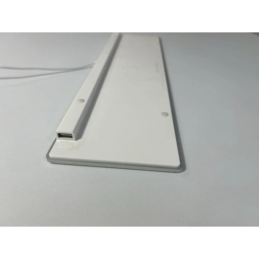 Apple Model A1243 USB Wired Aluminum White Keyboard with 2 USB Ports